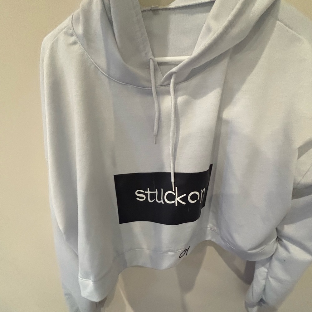 White Stickon Print Cropped Baggy Hoodie With Drawstrings